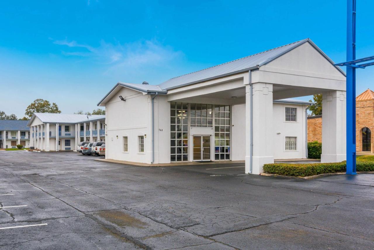 6-alexandria, La - South Hotel